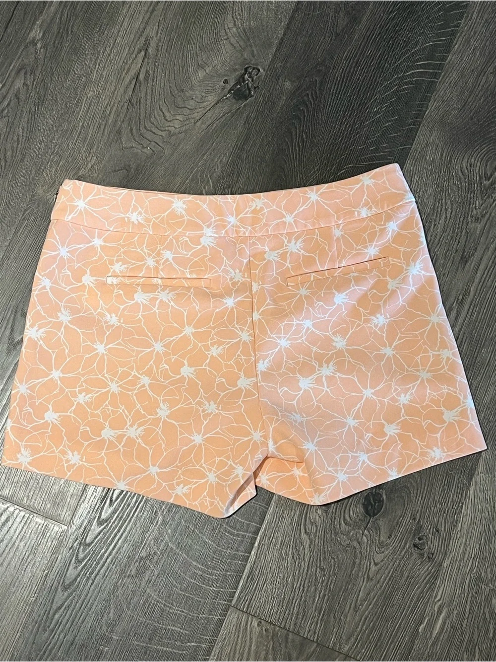 Banana Republic Peach Floral Shorts | Tailored Fit | Size 4 🍑 EUC Like New